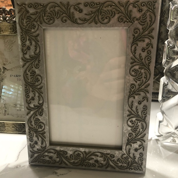 Picture frames - Picture 3 of 5